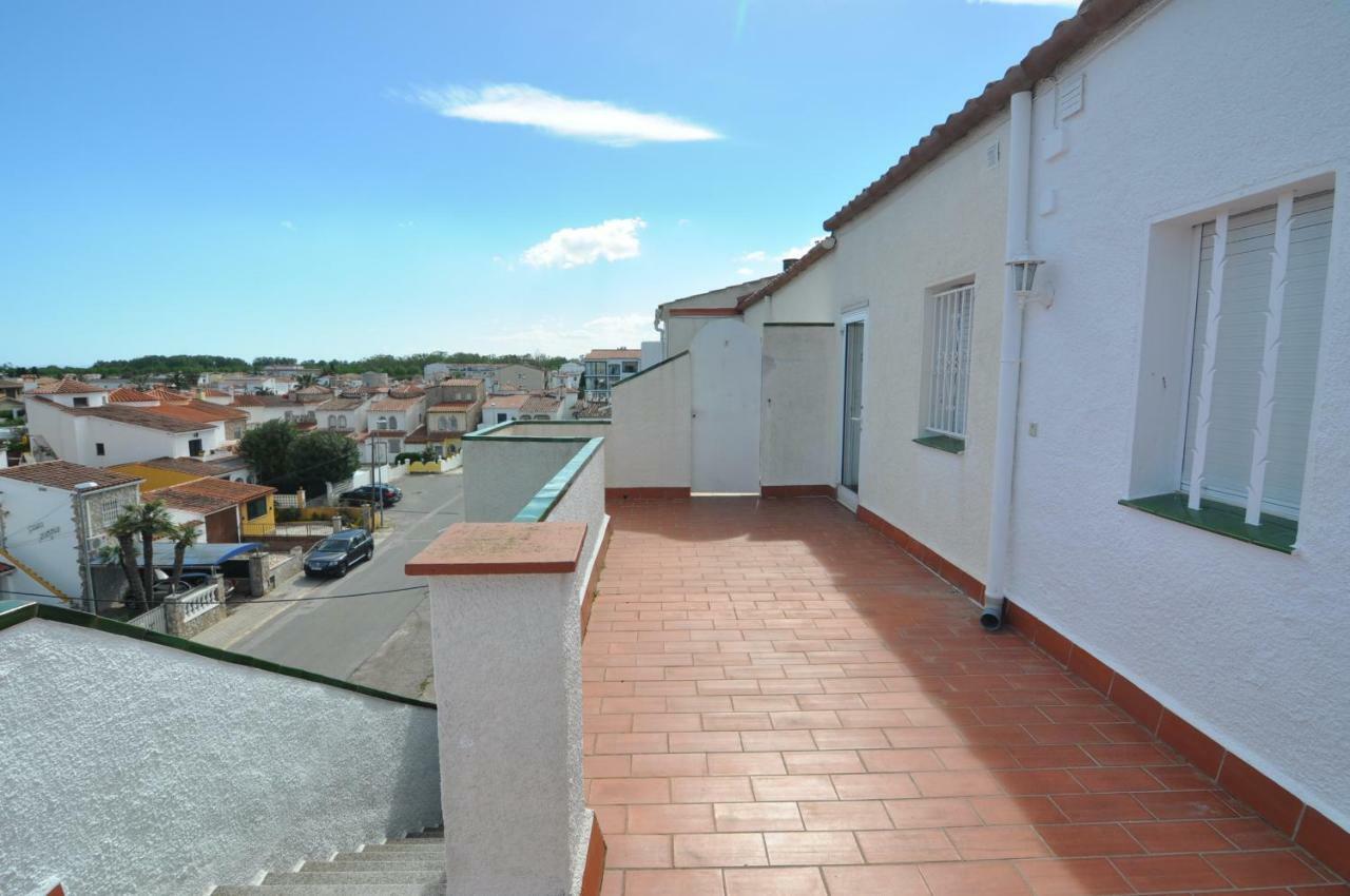 Rnet - Empuriabrava Valira Apartment Екстериор снимка